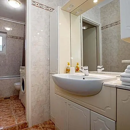 Hotel Dionis *